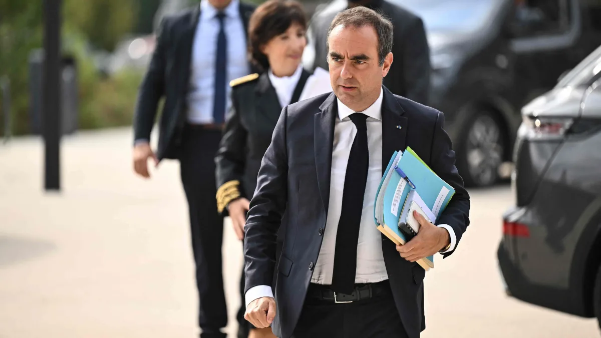 Waldbrand in Frankreich: Pfiffe für den Krisenmanager