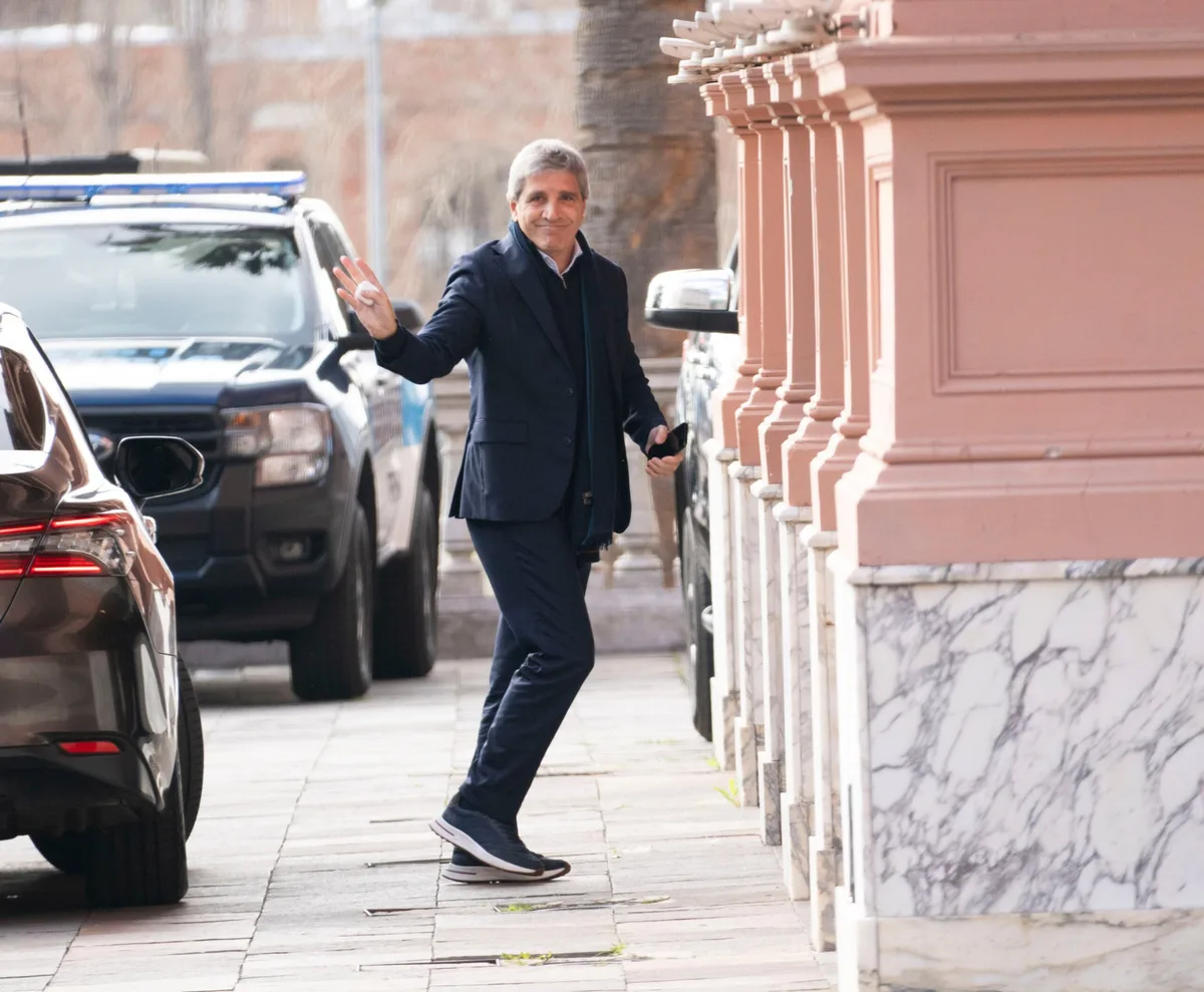En medio del debate por morosidad y leyes clave, el ministro Luis Caputo anuncia medidas