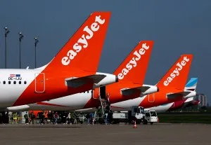 Greve atinge companhia aérea e cancela quase 100 voos em pleno verão europeu