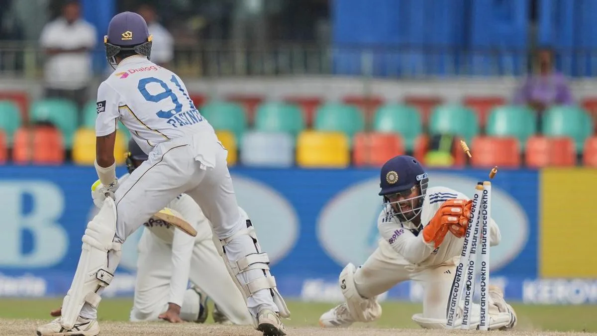 India close in on victory despite Sri Lankan resistance