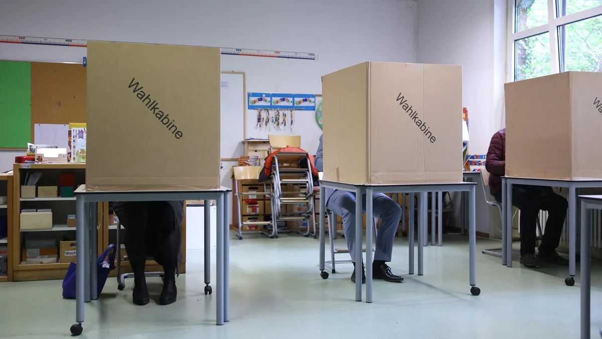 Les enjeux de ces nouvelles élections en Allemagne, à haut risque pour Friedrich Merz
