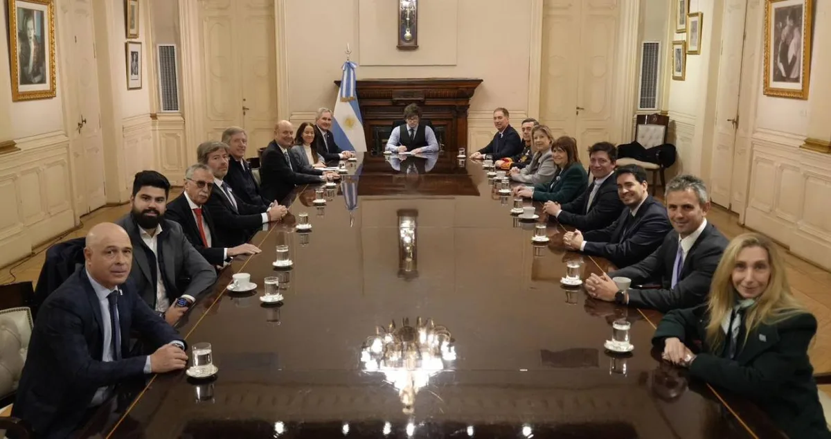 Milei volverá a encabezar hoy una reunión de gabinete y mañana recibirá a los legisladores de La Libertad Avanza