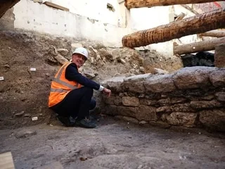 Un rempart gaulois découvert à Paris : « Peut-être l’un des vestiges les plus importants » sur l’histoire de la capitale