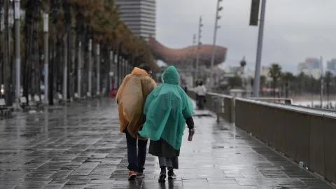 El fin de semana despedirá el calor con una bajada de temperaturas notable y lluvias en varios puntos del país
