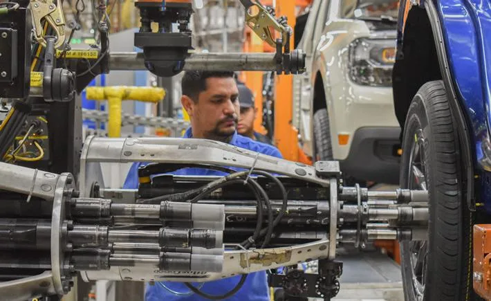 Se debe tomar con seriedad caída en exportaciones de vehículos ligeros en México: Coparmex