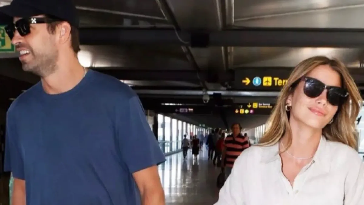 Gerard Piqué despide a su abuela Lina, arropado por su novia, Clara Chía