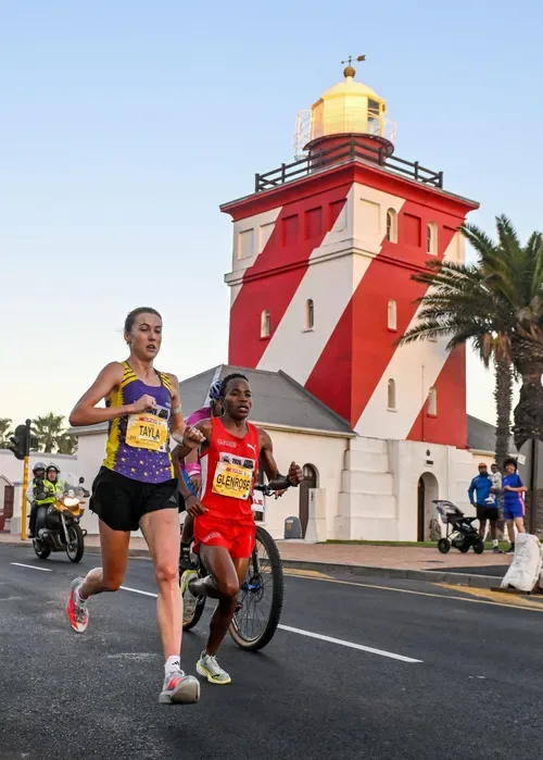 Tayla Kavanagh sacrifices R200 000 prize to rewrite SA record books