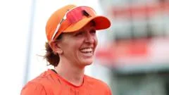 Ex-England bowler Cross to retire at end of summer