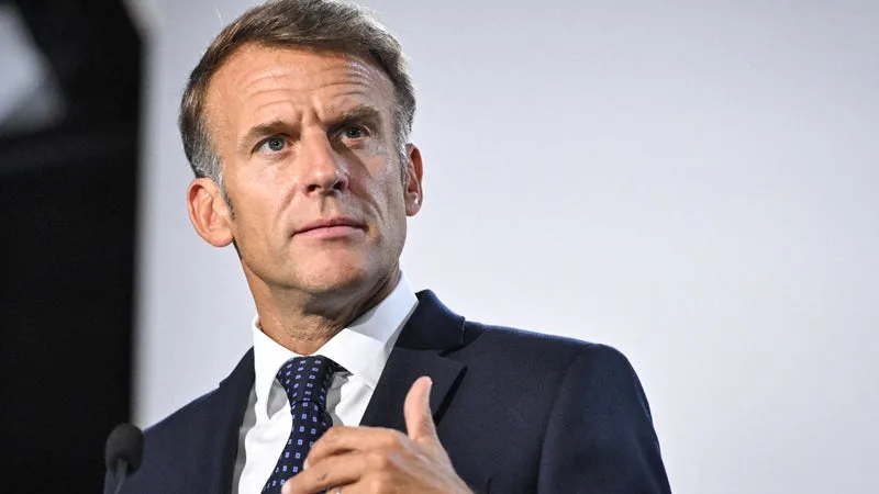Carburants: Emmanuel Macron demande au gouvernement une "totale mobilisation" sur l'approvisionnement et les prix