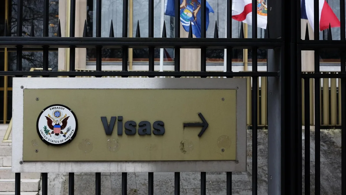 Einwanderung - US-Bundesrichterin kippt Trumps Visa-Stopp für Staatsangehörige aus 75 Ländern