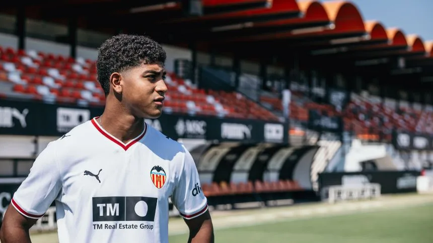 El Valencia consiguió cesión de joven promesa del fútbol venezolano de apenas 18 años