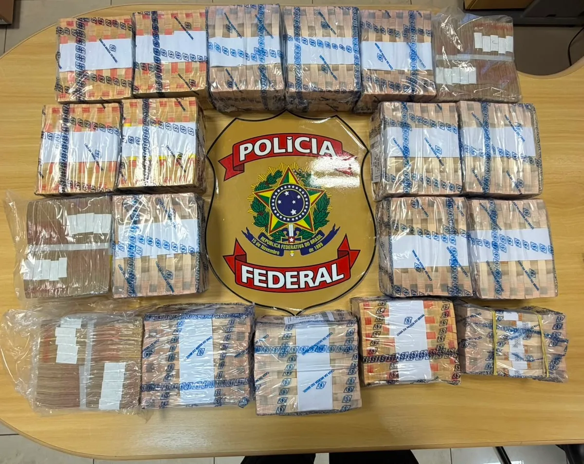 Polícia Federal apreende R$ 700 mil em dinheiro vivo durante ação contra crimes financeiros em Manaus