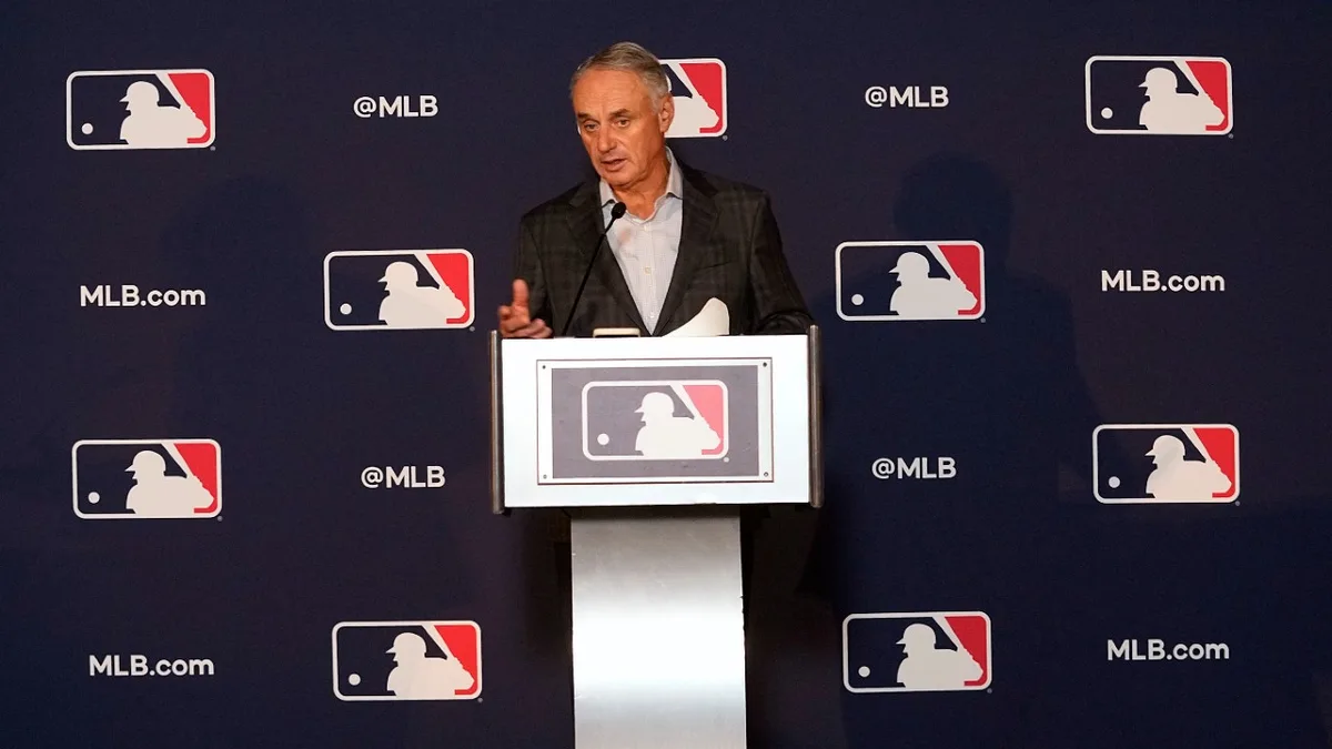 Report: MLB sends 34-page memo to teams detailing potential lockout plans