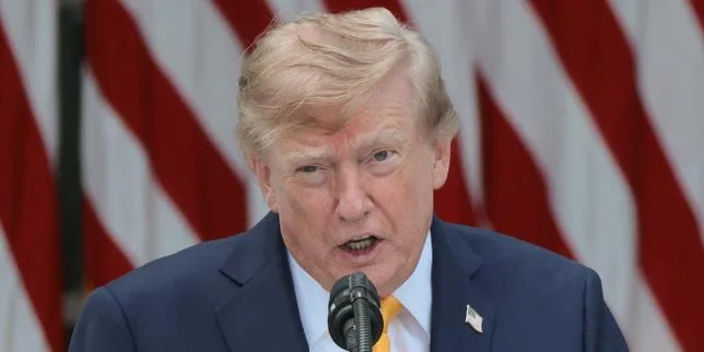 Droits de douane : Donald Trump nie toute ingérence dans les affaires des Canadiens francophones