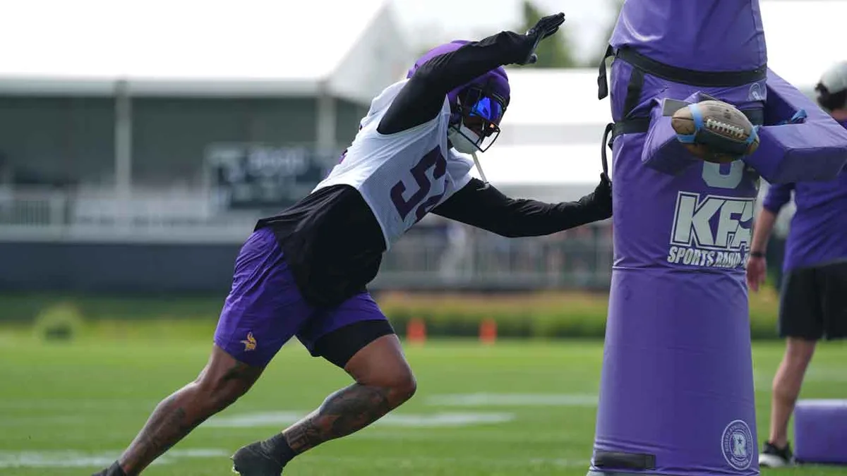 Vikings place veteran Jamal Adams on injured reserve, sign CB Phillips