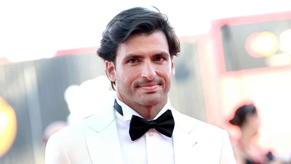 Carlos Sainz presenta en Venecia su proyecto de belleza más exclusivo: "Simboliza lo que me digo a mí mismo antes de competir: preséntate, da lo mejor de ti y confía"