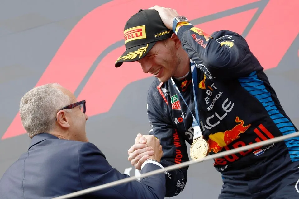 Domenicali celebra extensão de contrato de Verstappen: "Não consigo imaginar a F1 sem ele"