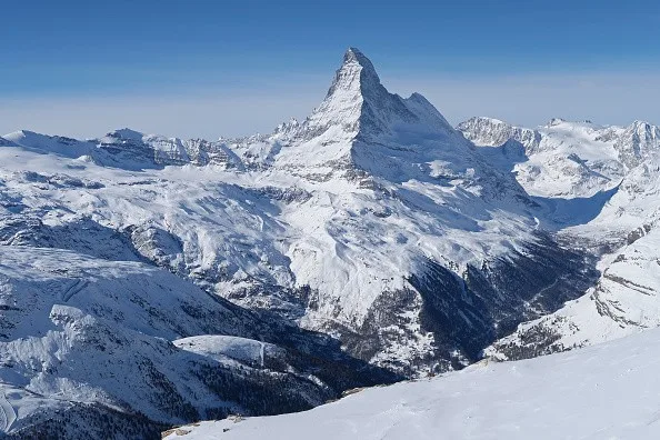 Degelo na Suíça revela corpos de alpinistas belgas desaparecidos desde 1992