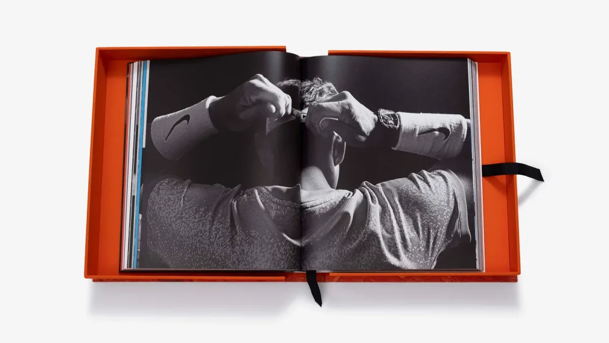 Shortlist: Prada reinventa a sua casa em Milão, relógios em miniatura e um livro de Nadal