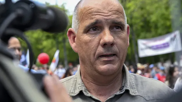 Paulo Raimundo acusa Passos Coelho de ter "saudades do tempo dos cortes"