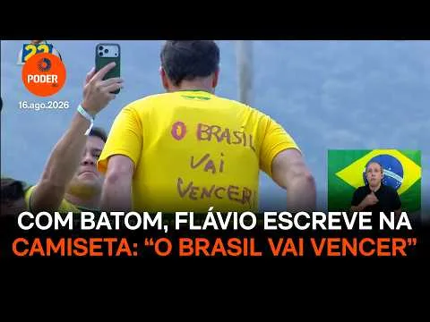 Em ato, Flávio usa camiseta com a frase “O Brasil vai vencer”