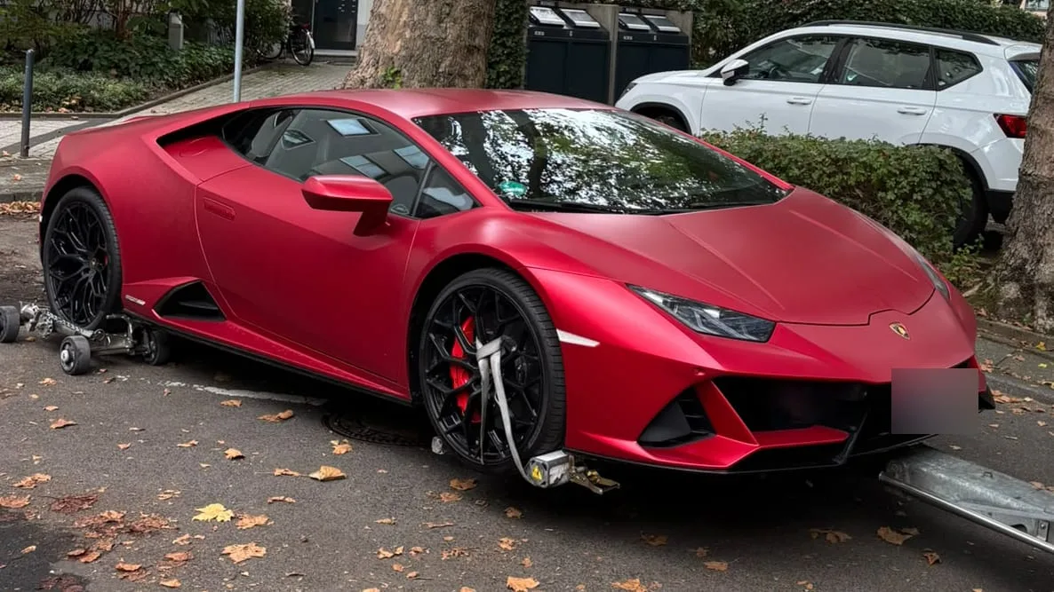 Razzia wegen Betrugs - Pflegedienst hatte Lamborghinis als Firmenwagen