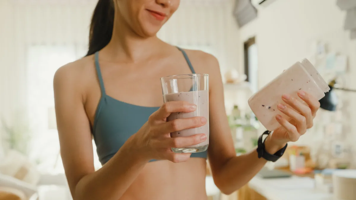 Los batidos que “sustituyen a una comida” impactan en nuestra relación con lo que comemos