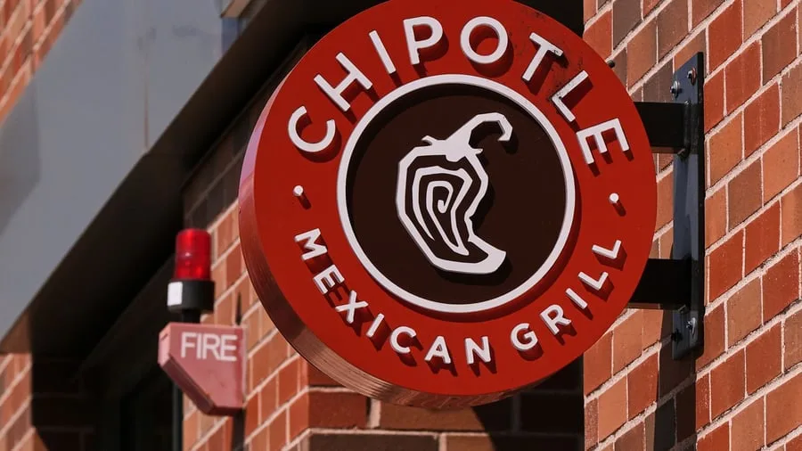 Fast Food: Bericht: Starbucks prüft Übernahme von Chipotle – wie passt das zum Konzernumbau?