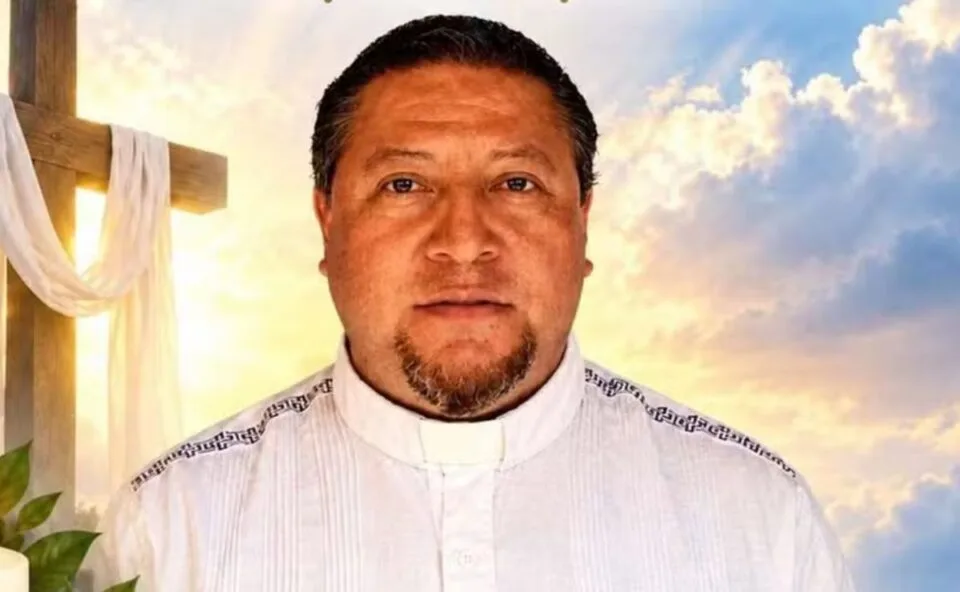Padre é encontrado morto a tiros às margens de estrada; cartolina com ameaça é deixada ao lado do corpo