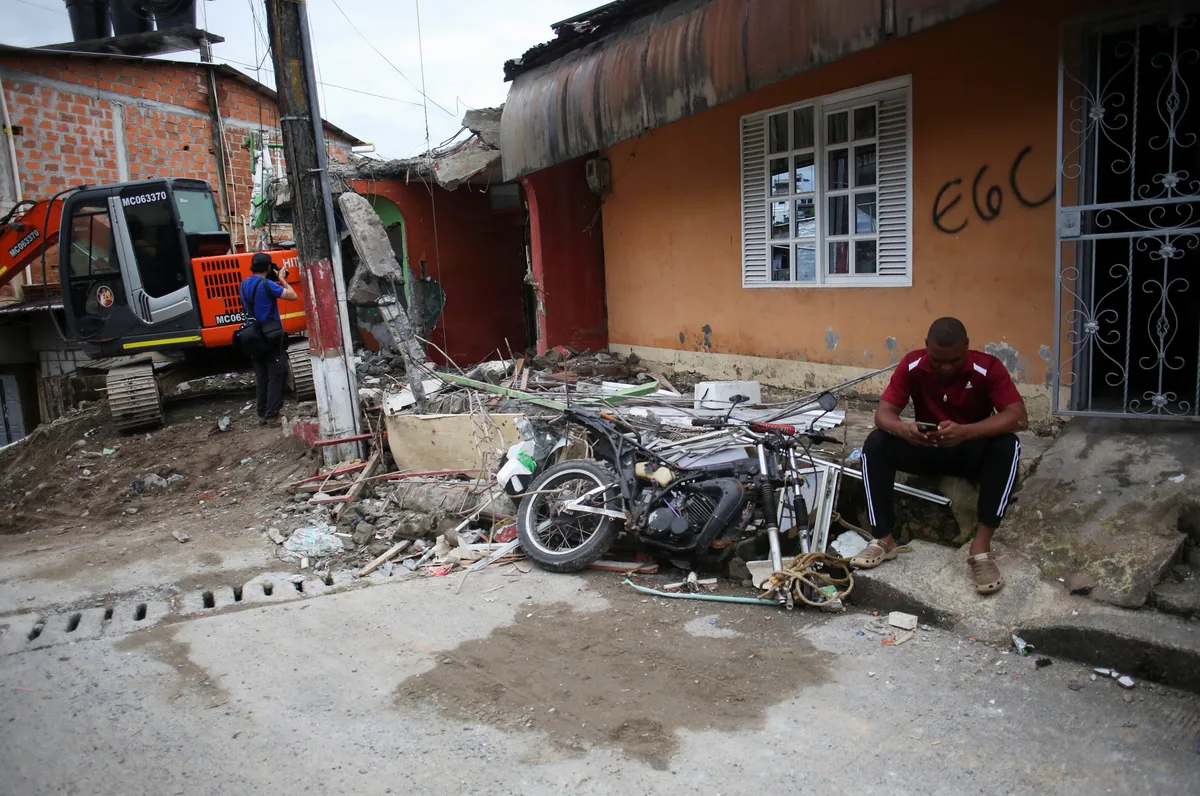 Mientras la maquinaria retira los escombros, las esperanzas de encontrar supervivientes del terremoto en Colombia se desvanecen