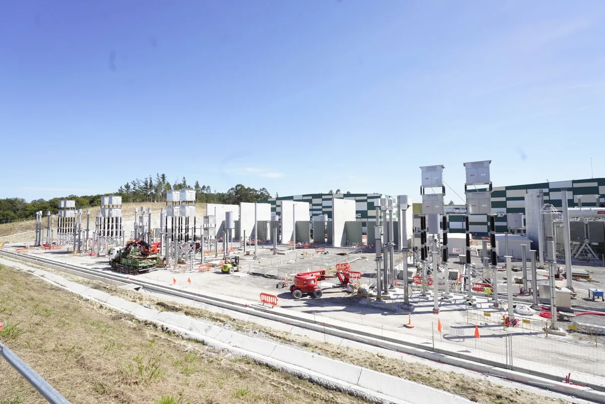 Euskadi pacta con Red Eléctrica un aumento de la potencia eléctrica del 50%