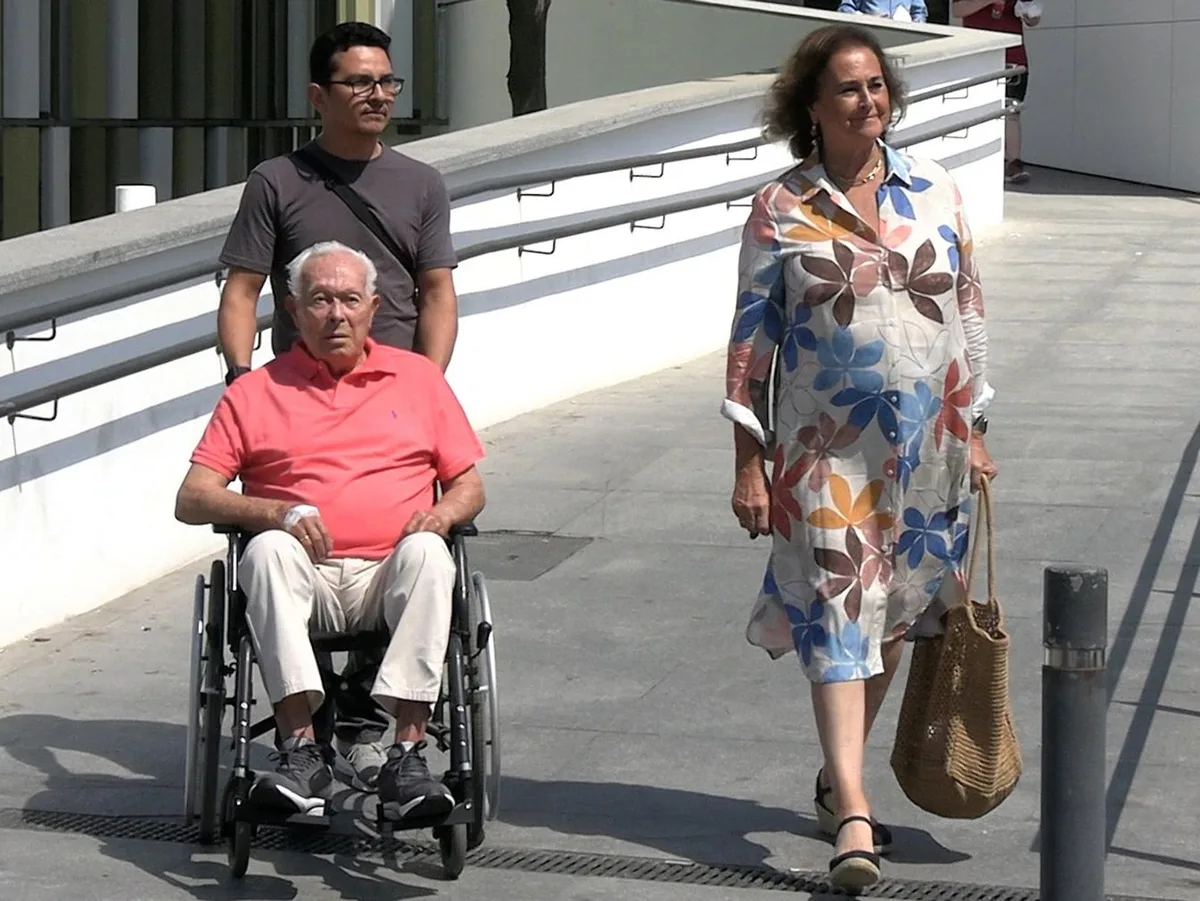 Curro Romero recibe el alta hospitalaria cinco días después de su ingreso de urgencia