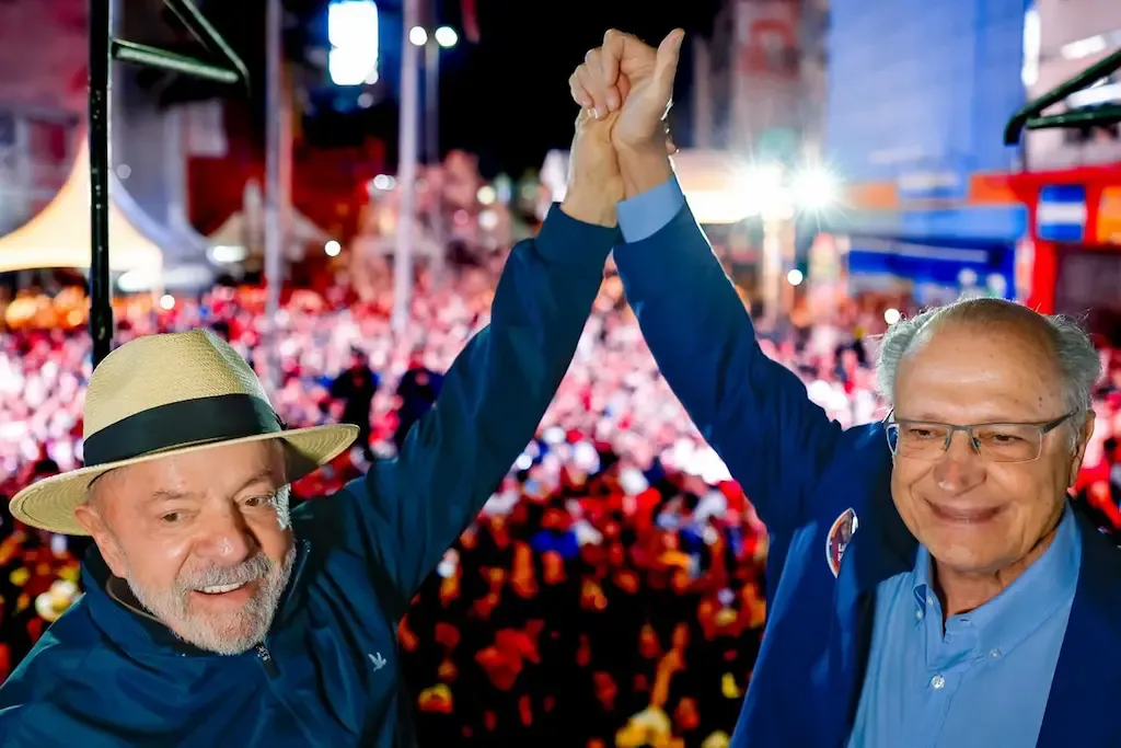 Campanha Lula deve manter a iniciativa