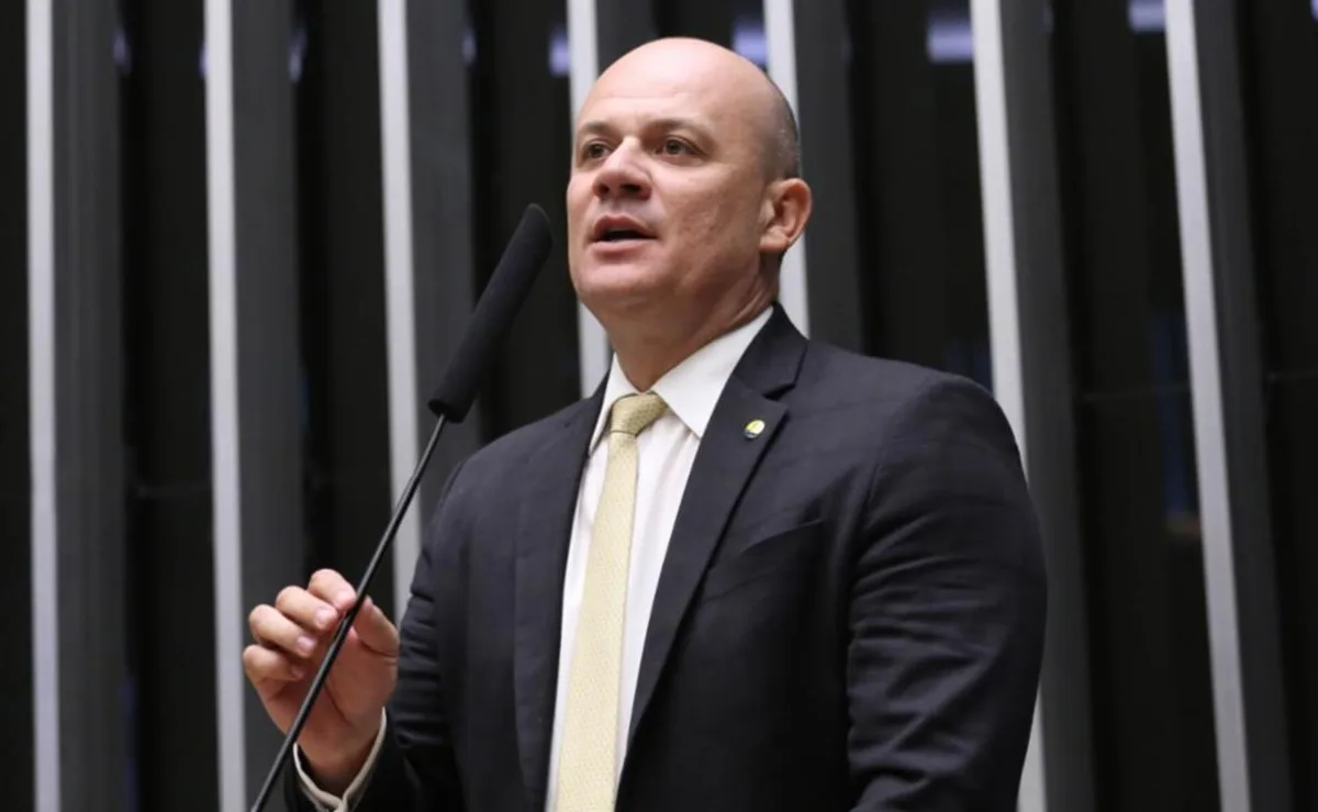 “Lula só lembrou dos pobres faltando 17 dias para a eleição”, diz líder da oposição