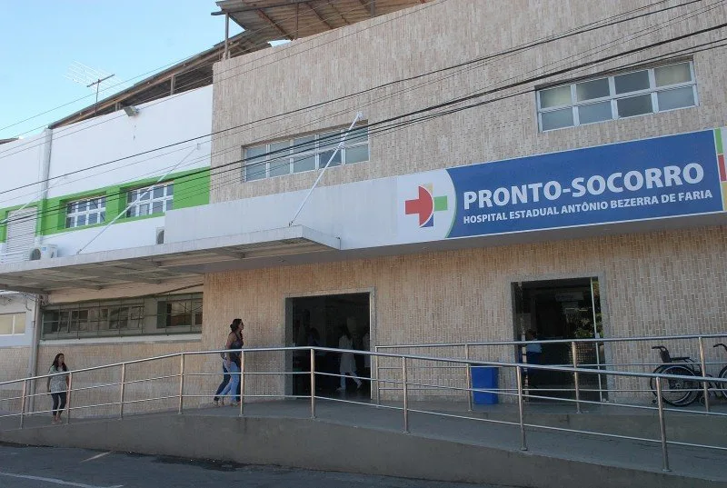 Briga entre clientes de bar termina com homem baleado em Vila Velha