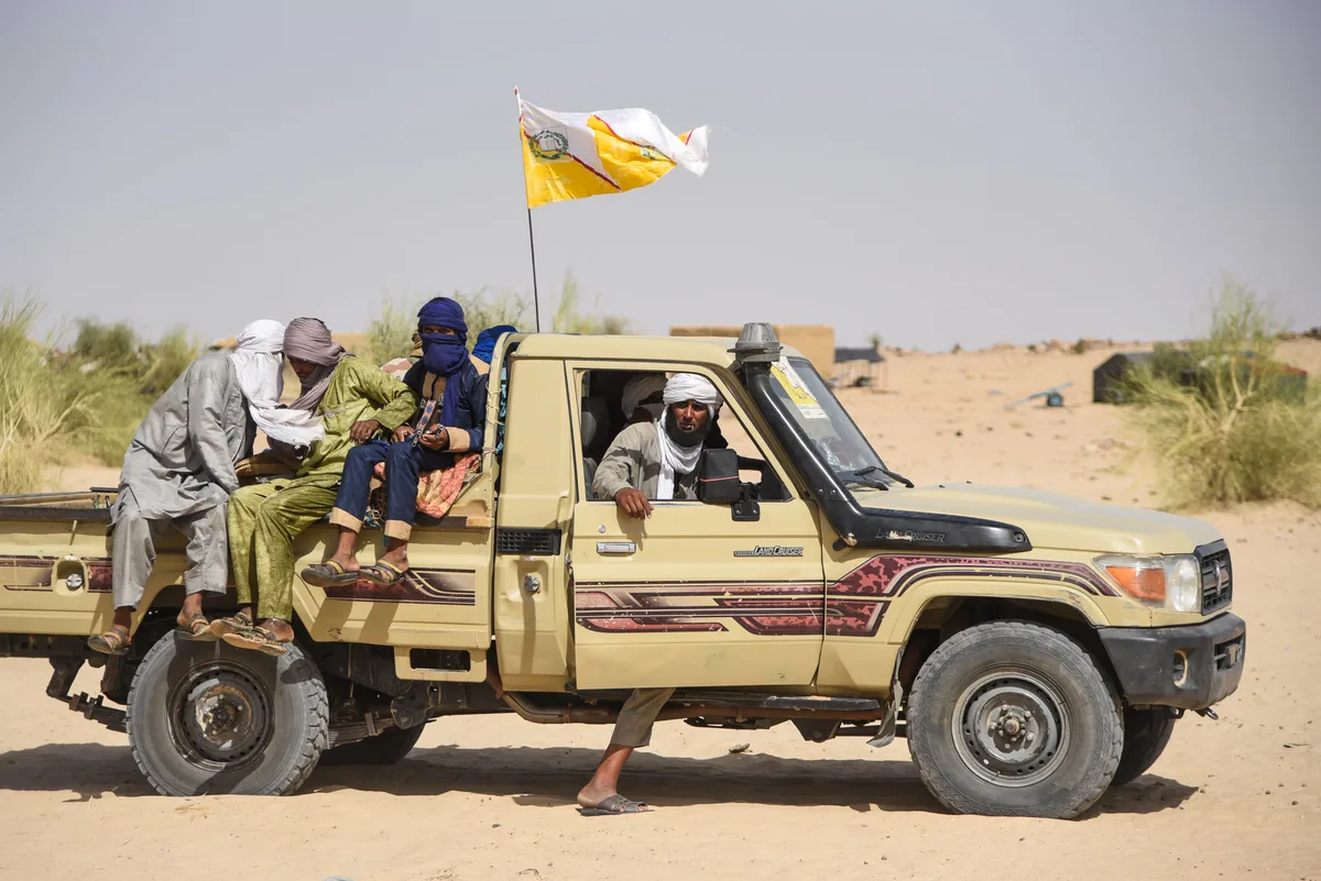El secuestro de un príncipe emiratí que llenó las arcas de la rama más temida de Al Qaeda