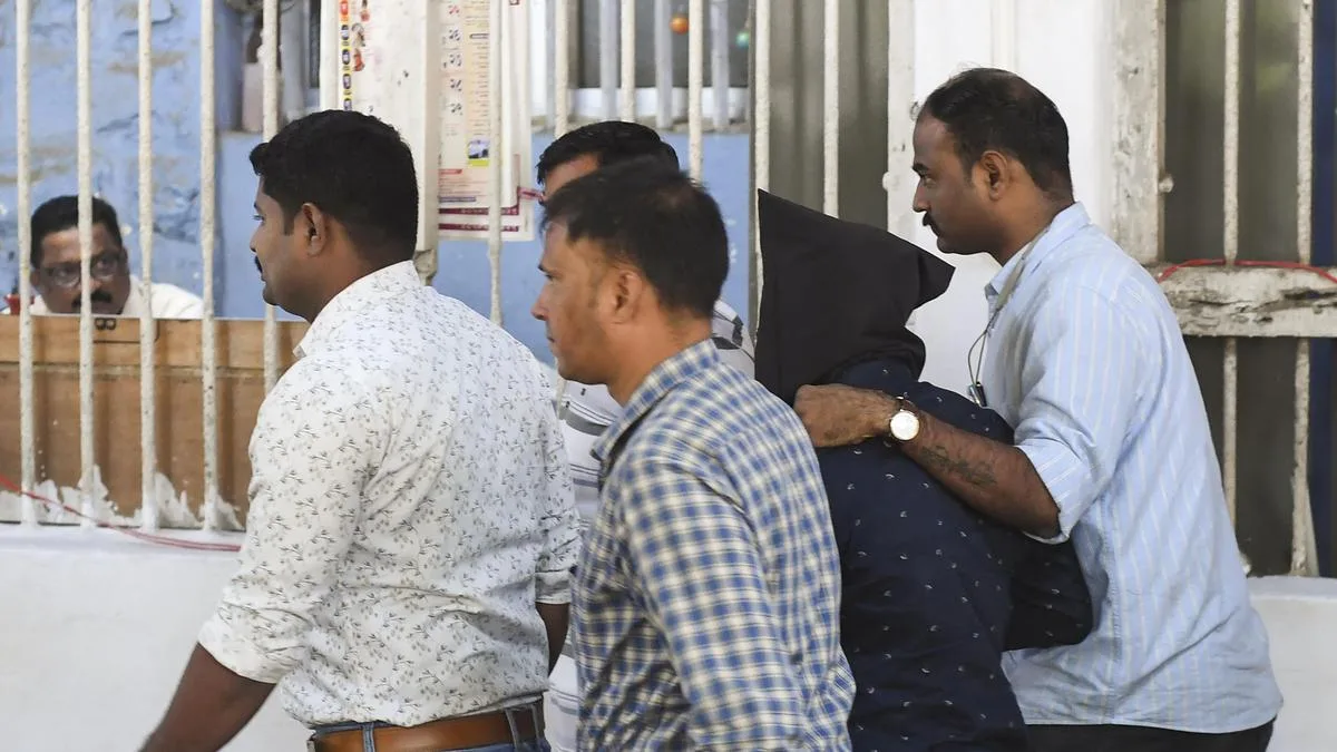 Bangladeshi national seeks to plead guilty in Saif Ali Khan stabbing case