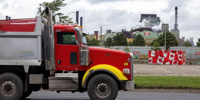 Droits de douane : le Canada riposte et annonce des surtaxes de 15 % à 50 % sur une série de produits américains dès le 8 septembre