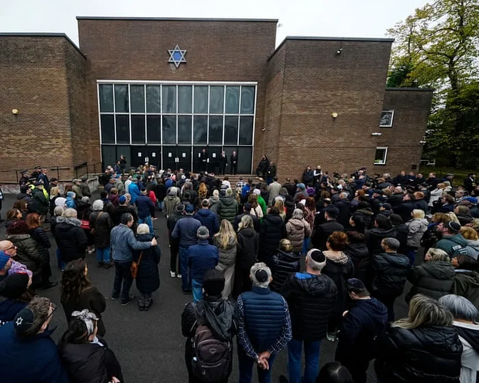 Manchester synagogue attack: ministers seek to block MI5 files from inquest