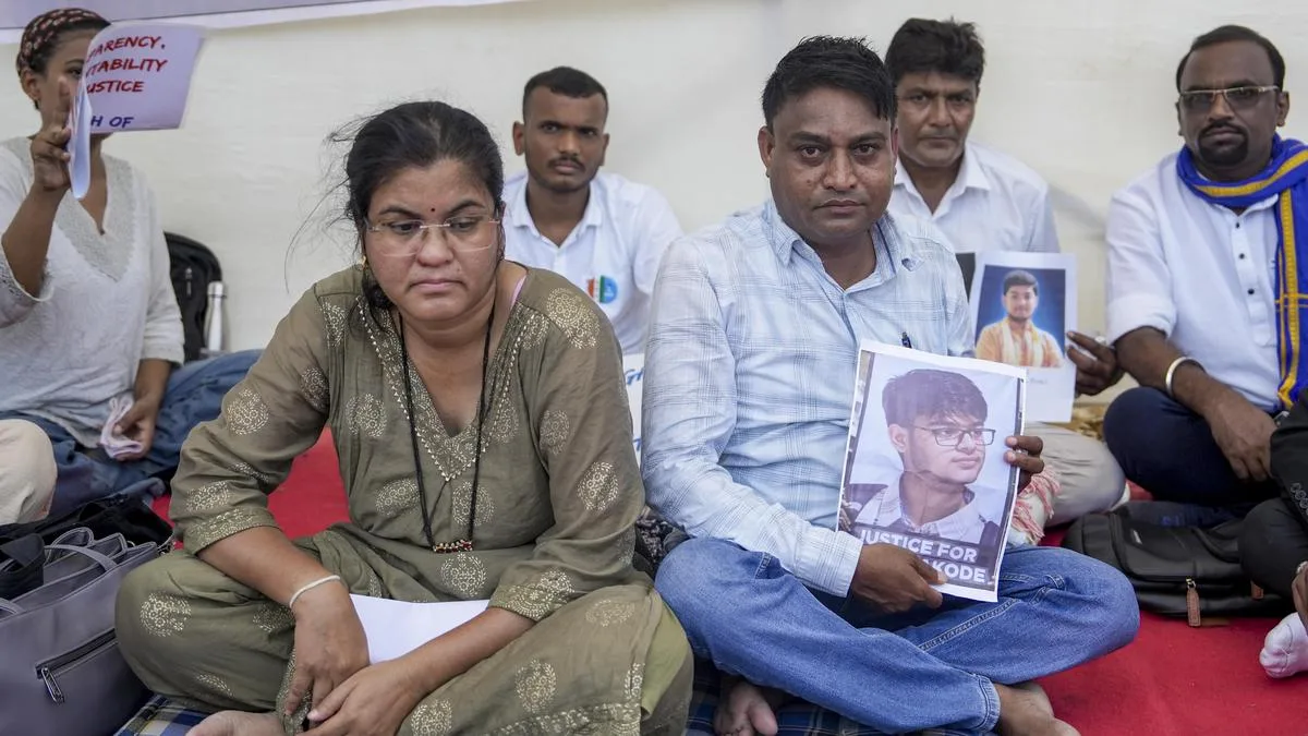 Sahil Wakode death: Parents demand arrest of IIT Bombay professors as student groups protest at Azad Maidan