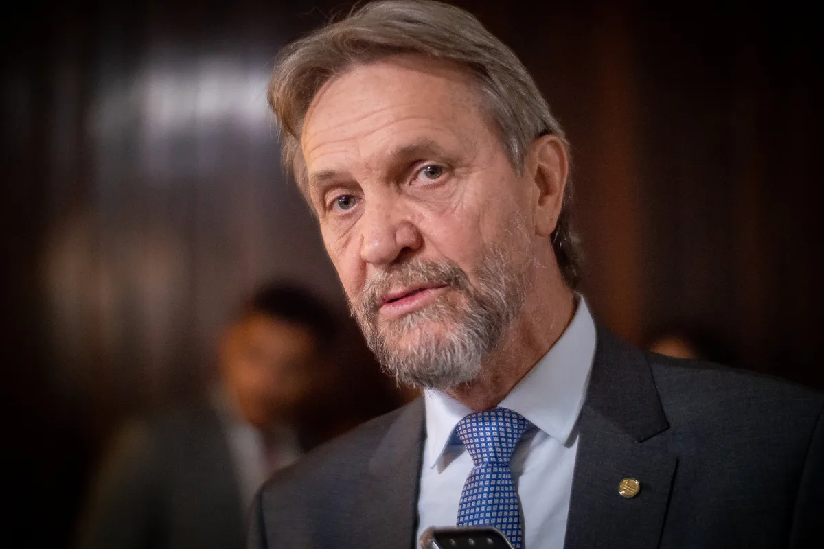 Câmara adia votações após líder do PT desmaiar em reunião