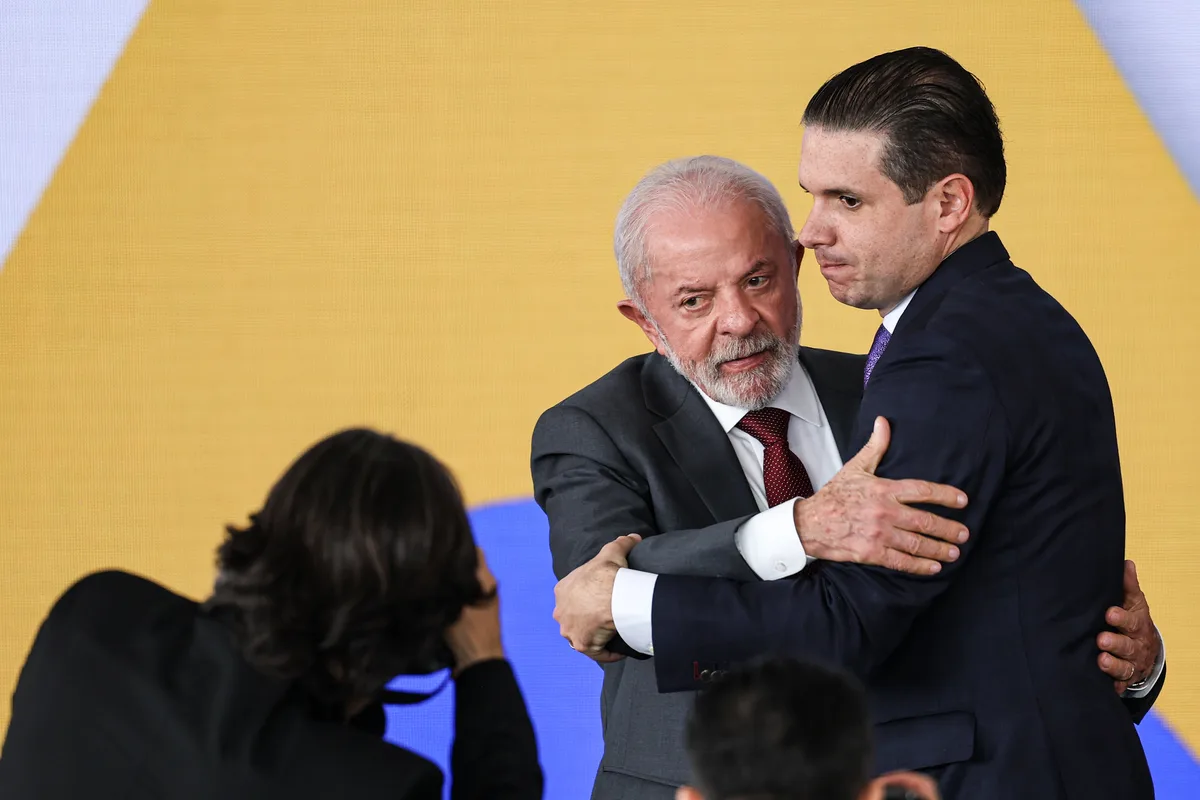 Motta recebe apoio de sete partidos, mas PT ainda não define posição