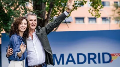 Feijóo, Ayuso y la derecha mediática guardan silencio y frivolizan con el desahucio de Maricarmen: "Soy muy afortunada"