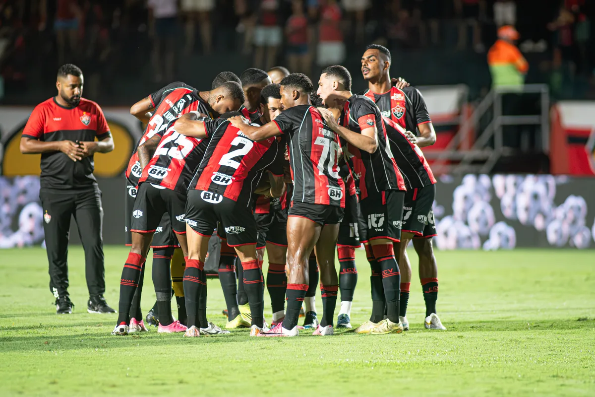 Jogador se machuca no treino e desfalca o Vitória até 2027