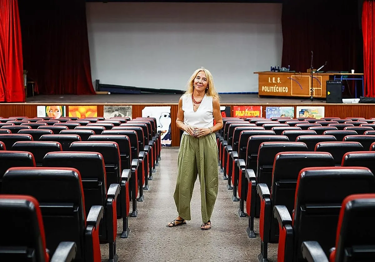 «A bachillerato nos llegan alumnos que silabean y no se atreven a leer en alto y con los que tenemos que hacer magia potagia»