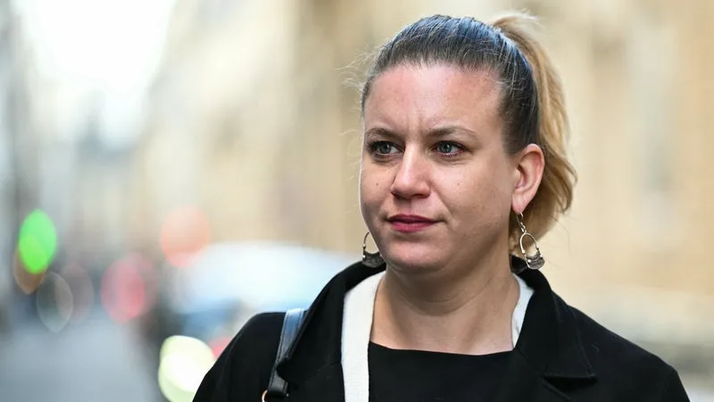 Livre d'Aurélien Taché chez Fayard: Mathilde Panot estime qu'"aucun député insoumis" ne devrait publier chez Vincent Bolloré "à l'avenir"