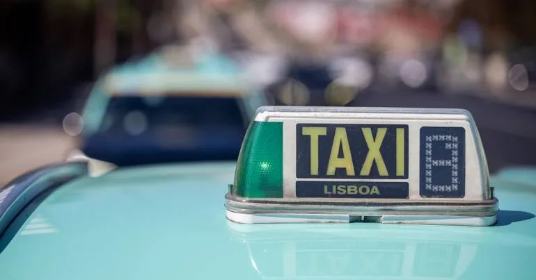 Lei mudou mas táxis ainda não podem funcionar como TVDE