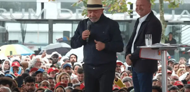Lula diz que quer ganhar eleições para manter Jair Bolsonaro preso