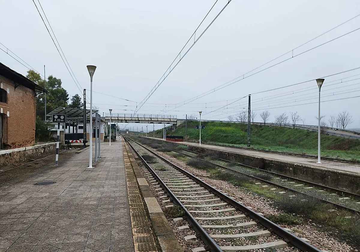 El Gobierno da largas al tren de pasajeros entre Córdoba y Bobadilla: el servicio sigue inoperativo 13 años después