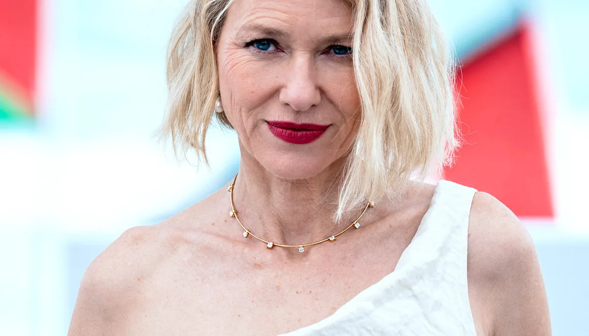 La actriz Naomi Watts, a sus 57 años: "Estoy en una edad en la que algunos podrían bromear diciendo que estoy en mi era de villana"